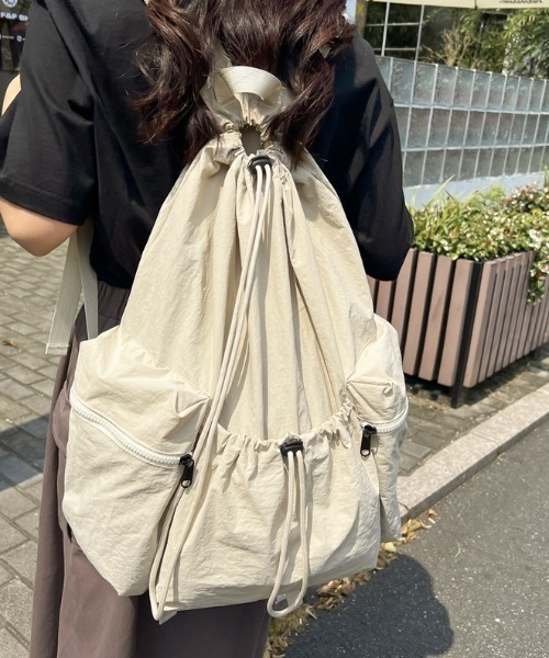 lilful（リルフル）の「【 4color 】ドロストシャーリングナイロンバックパック（バックパック/リュック・レディース・ブラック/サックスブルー/ホワイト・F）」の6枚目の写真
