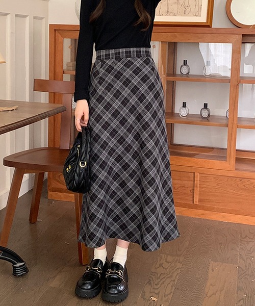 HALEY PESCA（ヘーリーペスカ）の「HALEY PESCA/バイアスチェック　ロングスカート（スカート・レディース・ブラック/ブラウン・LARGE/MEDIUM/SMALL）」の2枚目の写真