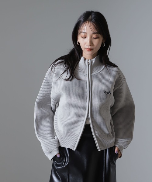 PENNEYS(ぺニーズ)の「PENNEYS別注TheFOXハイネックジップニットトップス(ニット/セーター・レディース・グレー/アイボリー/ブラック・FREE)」の7枚目の写真