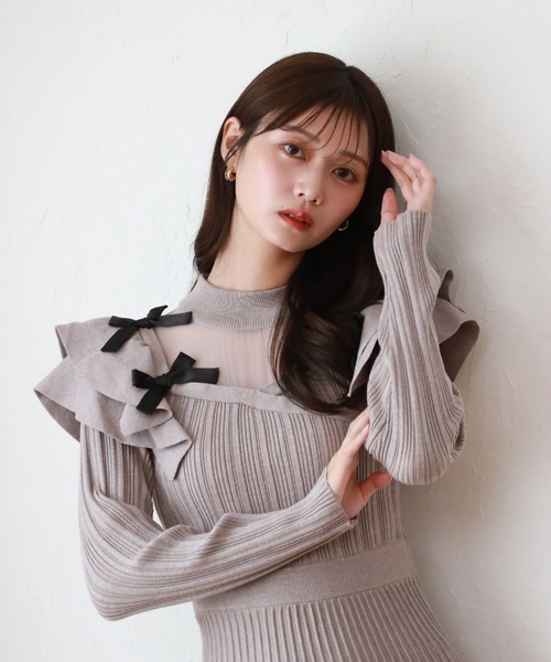 Cheek(チーク)の「デコルテシアーフリルリボンワンピース(ワンピース・レディース・モカ/ブラック/ブルー・MEDIUM)」の8枚目の写真