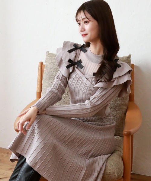 Cheek(チーク)の「デコルテシアーフリルリボンワンピース(ワンピース・レディース・モカ/ブラック/ブルー・MEDIUM)」の9枚目の写真