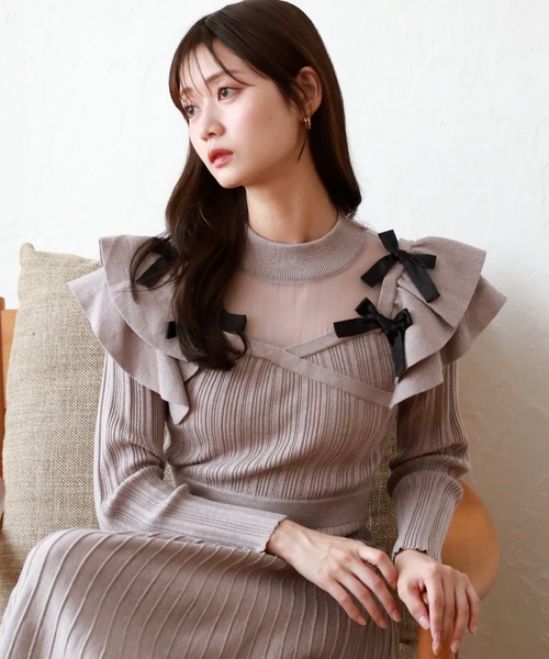 Cheek(チーク)の「デコルテシアーフリルリボンワンピース(ワンピース・レディース・モカ/ブラック/ブルー・MEDIUM)」の10枚目の写真