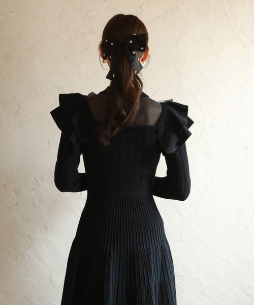 Cheek(チーク)の「デコルテシアーフリルリボンワンピース(ワンピース・レディース・モカ/ブラック/ブルー・MEDIUM)」の14枚目の写真