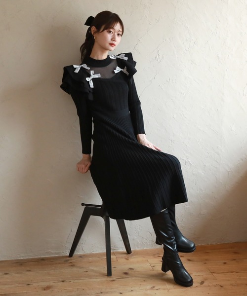 Cheek(チーク)の「デコルテシアーフリルリボンワンピース(ワンピース・レディース・モカ/ブラック/ブルー・MEDIUM)」の16枚目の写真