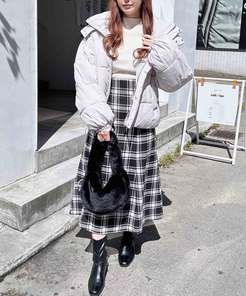 INGNI(イング)の「BIGフードエコダウン(ダウンジャケット/コート・レディース・ピンク/ライトベージュ/グレー系その他/ブラック/オフホワイト・M)」の10枚目の写真