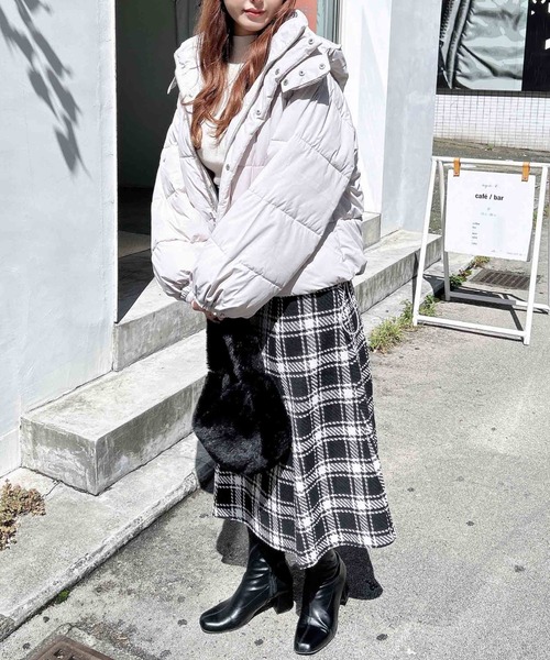 INGNI(イング)の「BIGフードエコダウン(ダウンジャケット/コート・レディース・ピンク/ライトベージュ/グレー系その他/ブラック/オフホワイト・M)」の8枚目の写真