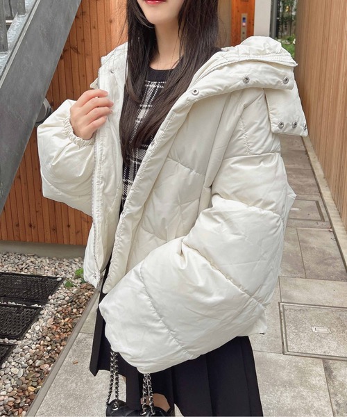 INGNI(イング)の「BIGフードエコダウン(ダウンジャケット/コート・レディース・ピンク/ライトベージュ/グレー系その他/ブラック/オフホワイト・M)」の15枚目の写真