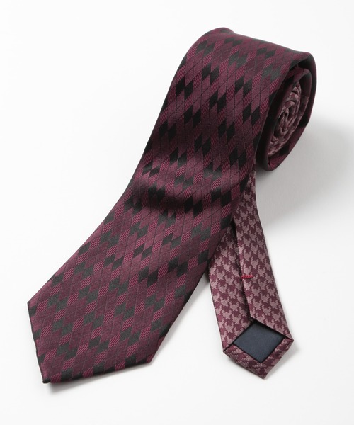 CROWDED CLOSET(クラウデッドクローゼット)の「変形アーガイル/シャドー千鳥柄クレリックタイ(ネクタイ・メンズ・シルバー/ボルドー/ネイビー・FREE)」の1枚目の写真
