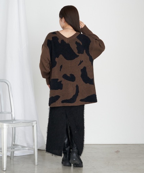 RAY CASSIN（レイカズン）の「【前後2WAY】Vネックヒョウ柄ルーズチュニック / ニット（ニット/セーター・レディース・チャコールグレー/ブラウン/アイボリー・FREE）」の21枚目の写真