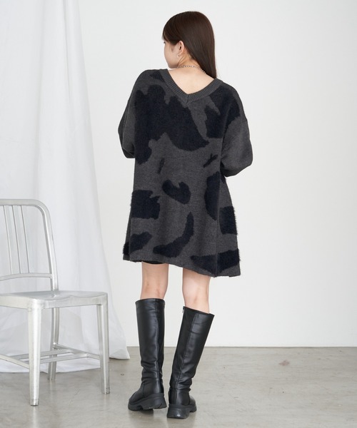 RAY CASSIN（レイカズン）の「【前後2WAY】Vネックヒョウ柄ルーズチュニック / ニット（ニット/セーター・レディース・チャコールグレー/ブラウン/アイボリー・FREE）」の12枚目の写真