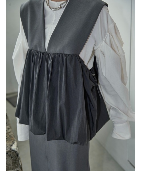 AIC.(エーアイシー)の「ドローストリングバルーンベスト/セットアップ可能(ベスト・レディース・グレー/ブラック・FREE)」の8枚目の写真