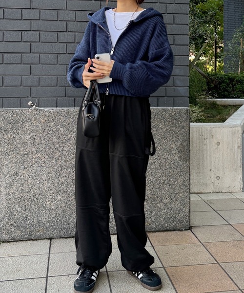 ISOOK（アイスー）の「【ISOOK / アイスー】ダブルジップニットパーカー / ショート丈 クロップド丈 春ニット フーディー セータージップアップ ブラック ネイビー グレー ZOZOTOWN限定（パーカー・レディース・ブラック/ネイビー/グレー・FREE）」の22枚目の写真