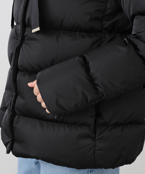 IENA(イエナ)の「HERNO/ヘルノ STAND COLOR DOWN ダウンジャケット PI001936D12170Z(ダウンジャケット/コート・レディース・ネイビー/ブラック・42/44)」の15枚目の写真