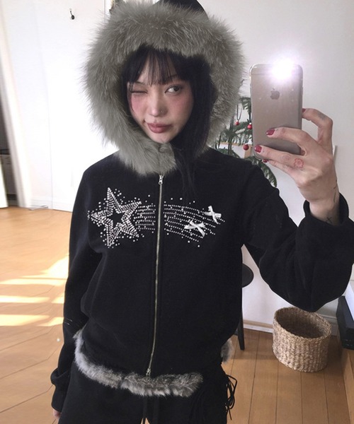 MEMECLE(メメクル)の「【 MEMECLE / メメクル 】ラメ ファー フードダブルジップパーカー(パーカー・レディース・ブラック/ホワイト・S/M)」の5枚目の写真