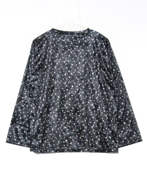 STYLEBLOCK（スタイルブロック）の「小花柄ベロアオーバーサイズトップス（Tシャツ/カットソー・レディース・ホワイト/ピンク・M）」の3枚目の写真