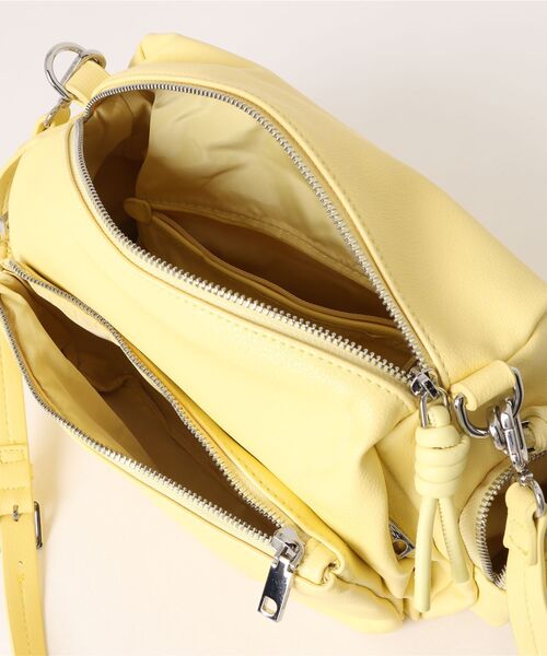 Desigual（デシグアル）の「ロゴ入りマルチポケットミディアムバッグ（ハンドバッグ・レディース・ブルー/イエロー・FREE）」の15枚目の写真