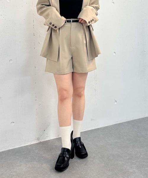 archives（アルシーヴ）の「【25ss/セットアップ対応】ベルト付タックショートパンツ（その他パンツ・レディース・ベージュ/グレー/ブラック・MEDIUM）」の5枚目の写真