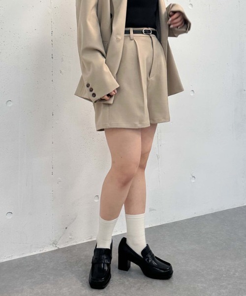 archives（アルシーヴ）の「【25ss/セットアップ対応】ベルト付タックショートパンツ（その他パンツ・レディース・ベージュ/グレー/ブラック・MEDIUM）」の6枚目の写真