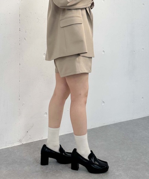 archives（アルシーヴ）の「【25ss/セットアップ対応】ベルト付タックショートパンツ（その他パンツ・レディース・ベージュ/グレー/ブラック・MEDIUM）」の7枚目の写真