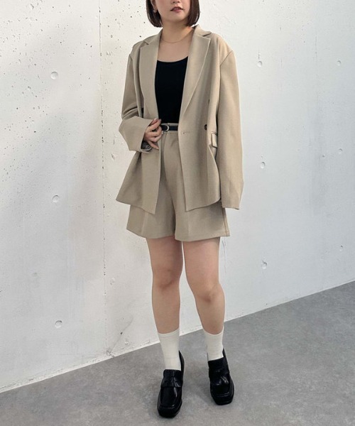 archives（アルシーヴ）の「【25ss/セットアップ対応】ベルト付タックショートパンツ（その他パンツ・レディース・ベージュ/グレー/ブラック・MEDIUM）」の8枚目の写真