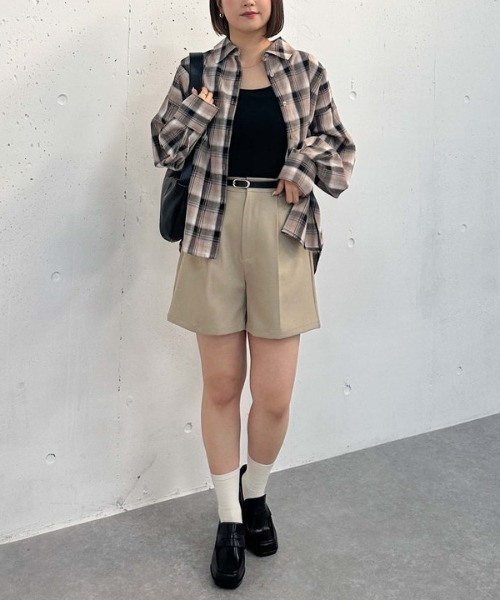 archives（アルシーヴ）の「【25ss/セットアップ対応】ベルト付タックショートパンツ（その他パンツ・レディース・ベージュ/グレー/ブラック・MEDIUM）」の11枚目の写真