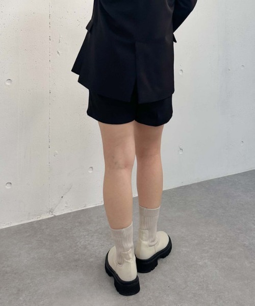 archives（アルシーヴ）の「【25ss/セットアップ対応】ベルト付タックショートパンツ（その他パンツ・レディース・ベージュ/グレー/ブラック・MEDIUM）」の16枚目の写真