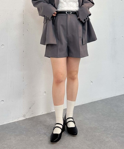 archives（アルシーヴ）の「【25ss/セットアップ対応】ベルト付タックショートパンツ（その他パンツ・レディース・ベージュ/グレー/ブラック・MEDIUM）」の21枚目の写真