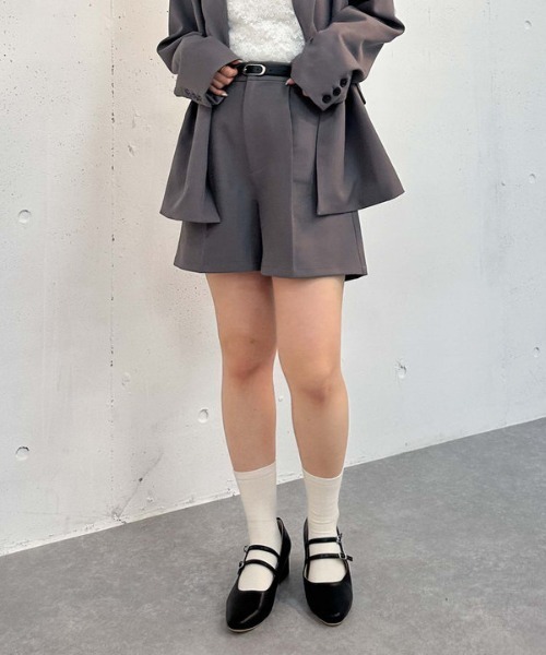 archives（アルシーヴ）の「【25ss/セットアップ対応】ベルト付タックショートパンツ（その他パンツ・レディース・ベージュ/グレー/ブラック・MEDIUM）」の22枚目の写真