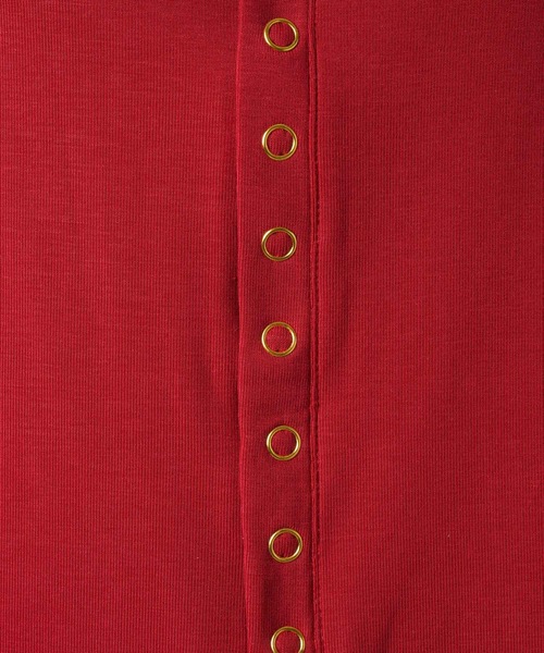 yae(ヤエ)の「2way many button top / メニーボタントップス(Tシャツ/カットソー・レディース・グレー/ブラック/レッド・FREE)」の10枚目の写真
