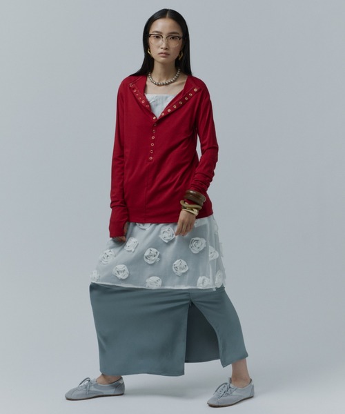 yae(ヤエ)の「2way many button top / メニーボタントップス(Tシャツ/カットソー・レディース・グレー/ブラック/レッド・FREE)」の22枚目の写真