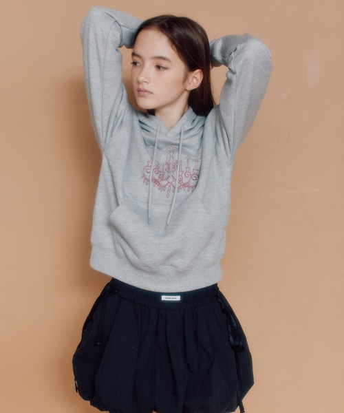 FCMM(エフシーエムエム)の「CANDLE HOODIE/キャンドルフーディ(パーカー・レディース・グレー/ブラック/ホワイト・SMALL/MEDIUM)」の10枚目の写真