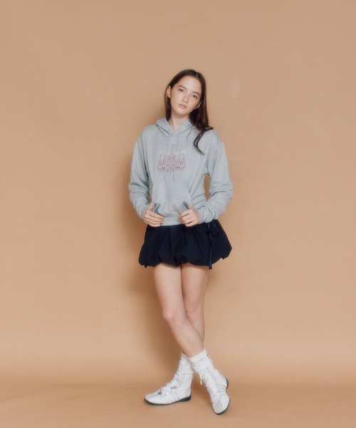 FCMM(エフシーエムエム)の「CANDLE HOODIE/キャンドルフーディ(パーカー・レディース・グレー/ブラック/ホワイト・SMALL/MEDIUM)」の8枚目の写真