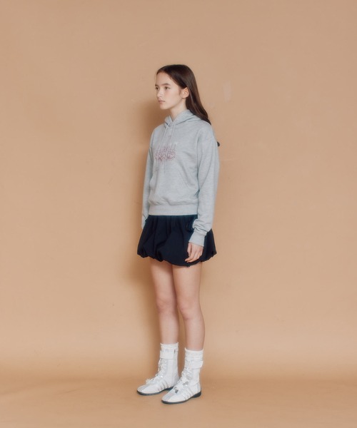 FCMM(エフシーエムエム)の「CANDLE HOODIE/キャンドルフーディ(パーカー・レディース・グレー/ブラック/ホワイト・SMALL/MEDIUM)」の9枚目の写真