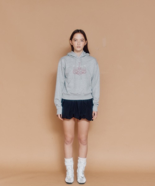 FCMM(エフシーエムエム)の「CANDLE HOODIE/キャンドルフーディ(パーカー・レディース・グレー/ブラック/ホワイト・SMALL/MEDIUM)」の7枚目の写真
