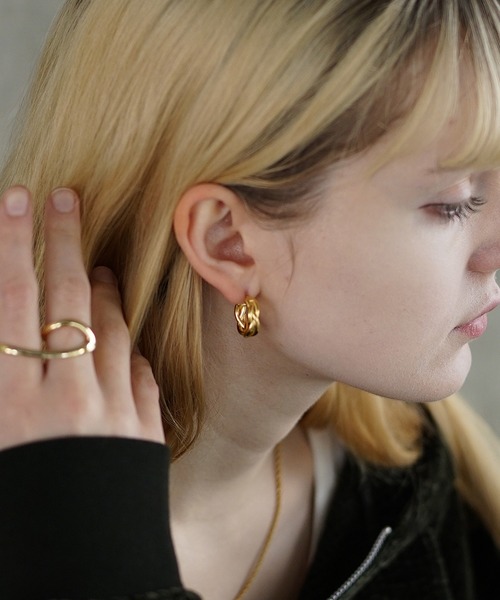 MinoriTY（マイノリティ）の「【MinoriTY select】選べるゴールドフープピアス　メンズ ウィメンズ ユニセックス（ピアス（片耳用）・メンズ・ゴールド系1/ゴールド系3/ゴールド系2・FREE）」の5枚目の写真