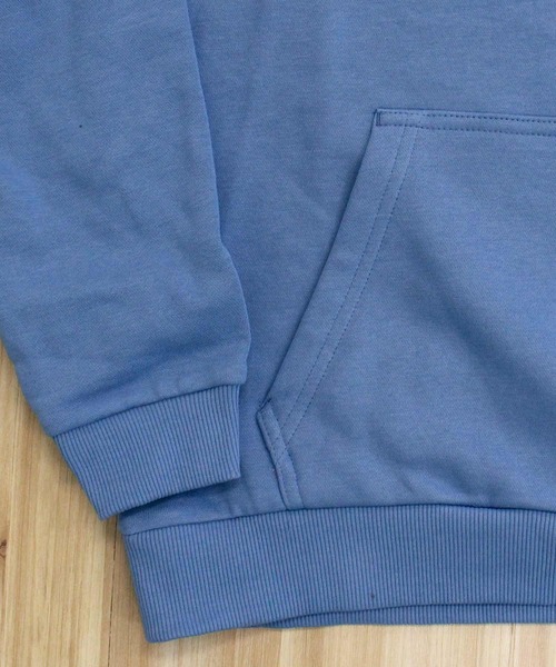 Calvin Klein(カルバン・クライン)の「CKJ モノグラムロゴ スウェットプルオーバー フーディ CK MONOGRAM LOGO PULLOVER HOODIE(パーカー・メンズ・ブルー/ホワイト/ブラック×ゴールド/ダークブルー/ブラック・S/M/L/XL)」の13枚目の写真