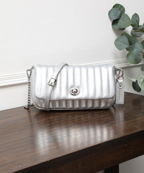 MERCURYDUO(マーキュリーデュオ)の「【MERCURYDUO/マーキュリーデュオ】ストライプキルティング フラップショルダーバッグ(ショルダーバッグ・レディース・アイボリー/ブラック/シルバー/ピンク/イエロー・FREE)」の7枚目の写真