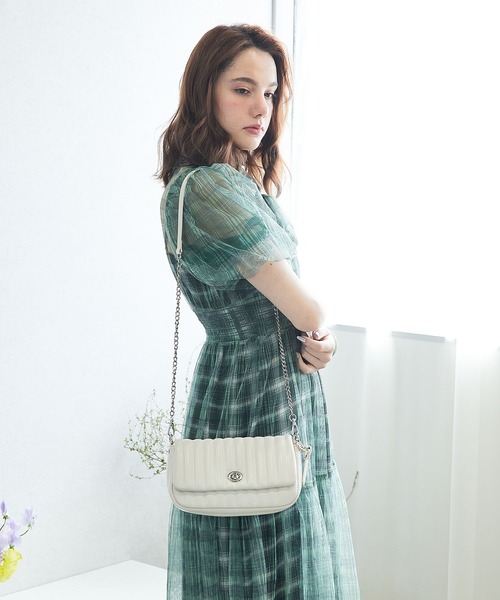 MERCURYDUO(マーキュリーデュオ)の「【MERCURYDUO/マーキュリーデュオ】ストライプキルティング フラップショルダーバッグ(ショルダーバッグ・レディース・アイボリー/ブラック/シルバー/ピンク/イエロー・FREE)」の11枚目の写真