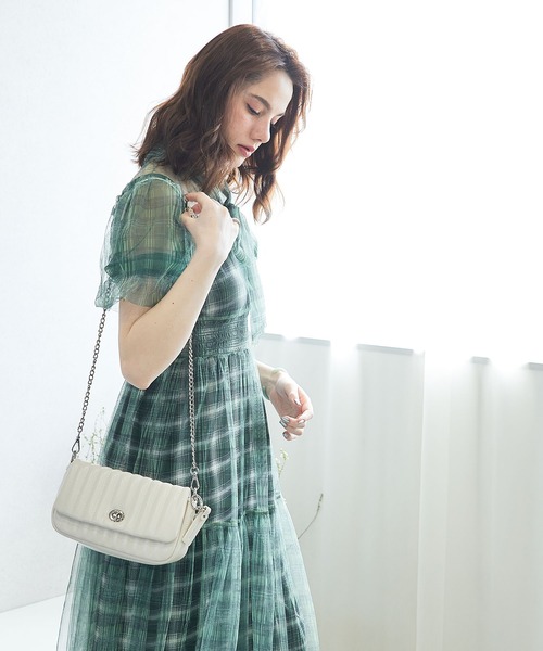 MERCURYDUO(マーキュリーデュオ)の「【MERCURYDUO/マーキュリーデュオ】ストライプキルティング フラップショルダーバッグ(ショルダーバッグ・レディース・アイボリー/ブラック/シルバー/ピンク/イエロー・FREE)」の12枚目の写真