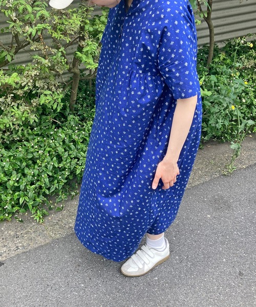 パーリッシィ PAR ICI 小花柄抜染 サイドギャザーワンピース　フリーサイズ PAR ICI（パーリッシィ）の「小花柄抜染 サイドギャザーワンピース