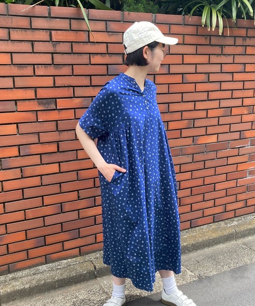 パーリッシィ PAR ICI 小花柄抜染 サイドギャザーワンピース　フリーサイズ PAR ICI（パーリッシィ）の「小花柄抜染 サイドギャザーワンピース