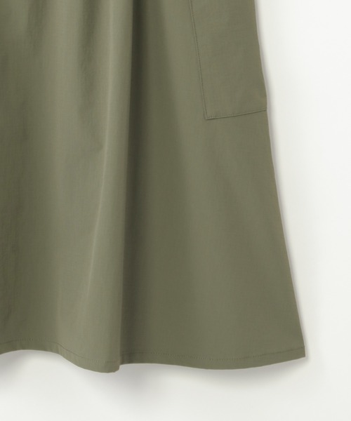 ikka（イッカ）の「【親子コーデ】カーゴキャミワンピース（120~160cm）（ワンピース・キッズ・ブラック/オリーブ・120/130/140/150/160）」の8枚目の写真