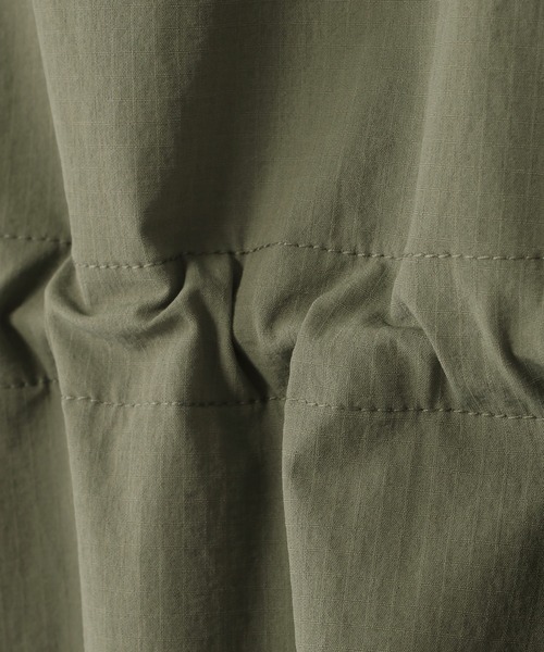 ikka（イッカ）の「【親子コーデ】カーゴキャミワンピース（120~160cm）（ワンピース・キッズ・ブラック/オリーブ・120/130/140/150/160）」の13枚目の写真