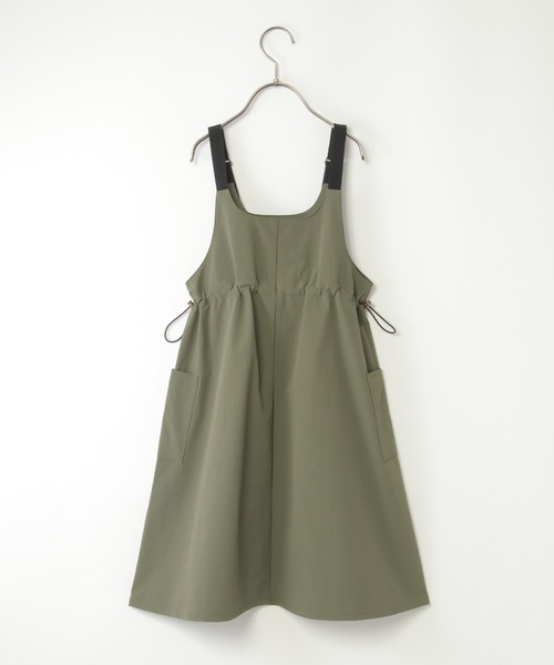 ikka（イッカ）の「【親子コーデ】カーゴキャミワンピース（120~160cm）（ワンピース・キッズ・ブラック/オリーブ・120/130/140/150/160）」の4枚目の写真