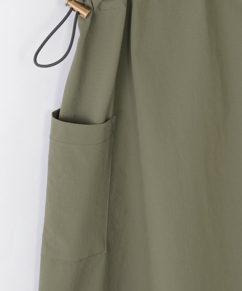 ikka（イッカ）の「【親子コーデ】カーゴキャミワンピース（120~160cm）（ワンピース・キッズ・ブラック/オリーブ・120/130/140/150/160）」の11枚目の写真