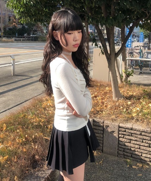 anyonemore（エニワンモア）の「レーススカーフくるみボタンシャーリングTシャツセット（Tシャツ/カットソー・レディース・ブラック/アイボリー・FREE）」の5枚目の写真