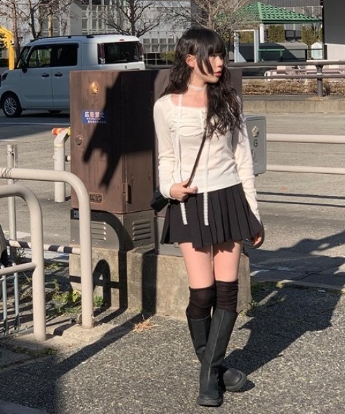 anyonemore（エニワンモア）の「レーススカーフくるみボタンシャーリングTシャツセット（Tシャツ/カットソー・レディース・ブラック/アイボリー・FREE）」の12枚目の写真