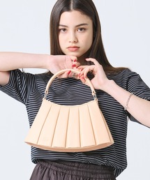 LACOSTE（ラコステ）の「LENGLEN レザープリーツハンドバッグ（ハンドバッグ）」