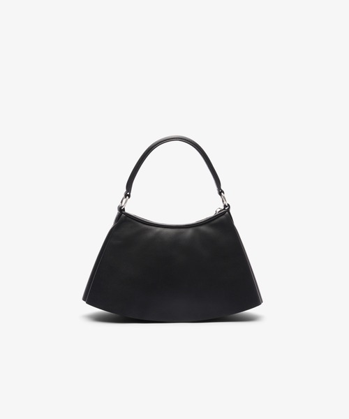 LACOSTEテニススカートラムレザーバッグ ファッションショー テニススカートラムレザーバッグ