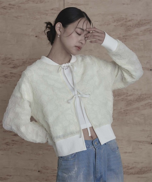 miette(ミエット)の「ジャガードフロントリボンカーディガン(カーディガン/ボレロ・レディース・オフホワイト/ブラック・FREE)」の3枚目の写真
